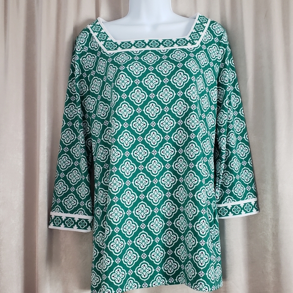 NWOT Magnolia Grace green medallion print square neck blouse Womens Medium - Picture 6 of 6